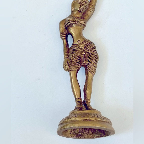Vintage Brass Woman Asian Dancer Figurine 6-1/2 inches Tall - Picture 5 of 8